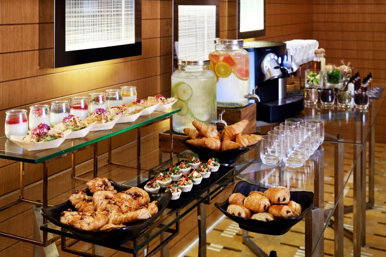 Novotel Dubai Al Barsha Eksteriør bilde