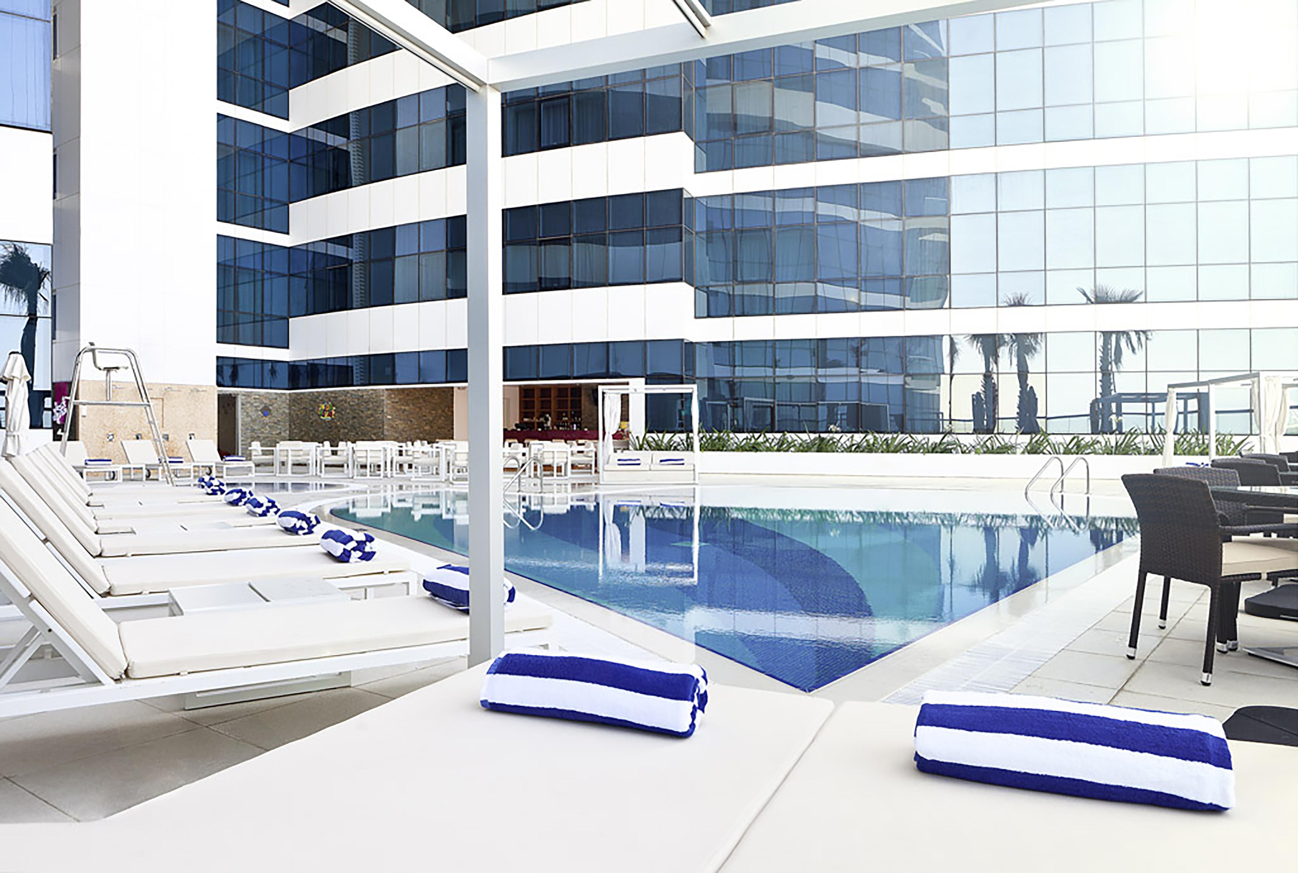 Novotel Dubai Al Barsha Eksteriør bilde
